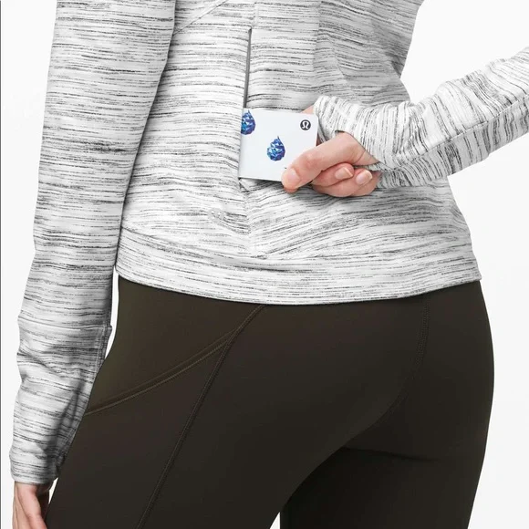 Lululemon close to crossing Long sleeve pullover - Picture 4 of 9